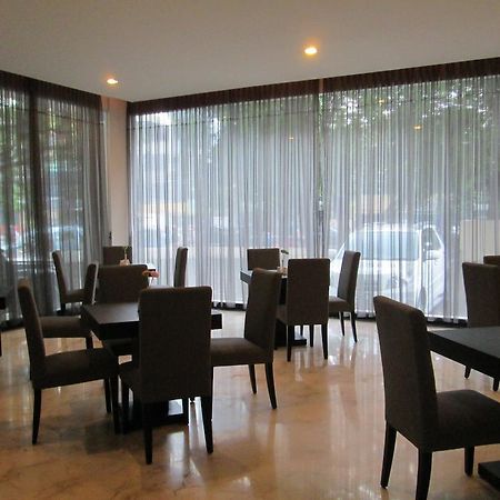 N3 Hotel Giacarta Esterno foto