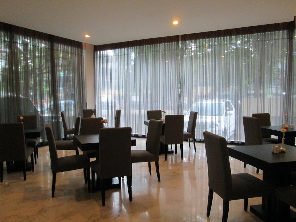 N3 Hotel Giacarta Esterno foto