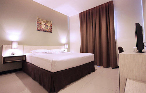 N3 Hotel Giacarta Esterno foto